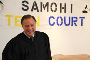 LAW MAN: Honorable Judge David S. Wesley speaks Tuesday with an observer during the newly-formed Samohi Teen Court. (Daniel Archuleta daniela@www.smdp.com)