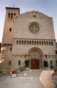 AFTERMATH: A number of buildings including St. Monica Church were damaged in 1994. (Santa Monica History Museum/Outlook Collection)