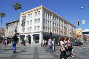 The Junipher Building on the Third Street Promenade was recently named a landmark. (Daniel Archuleta daniela@www.smdp.com)