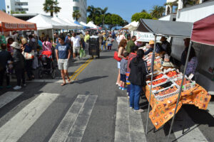 Santa Monica's Farmers' Markets are poised to add vendors. (Matthew Hall matt@www.smdp.com)