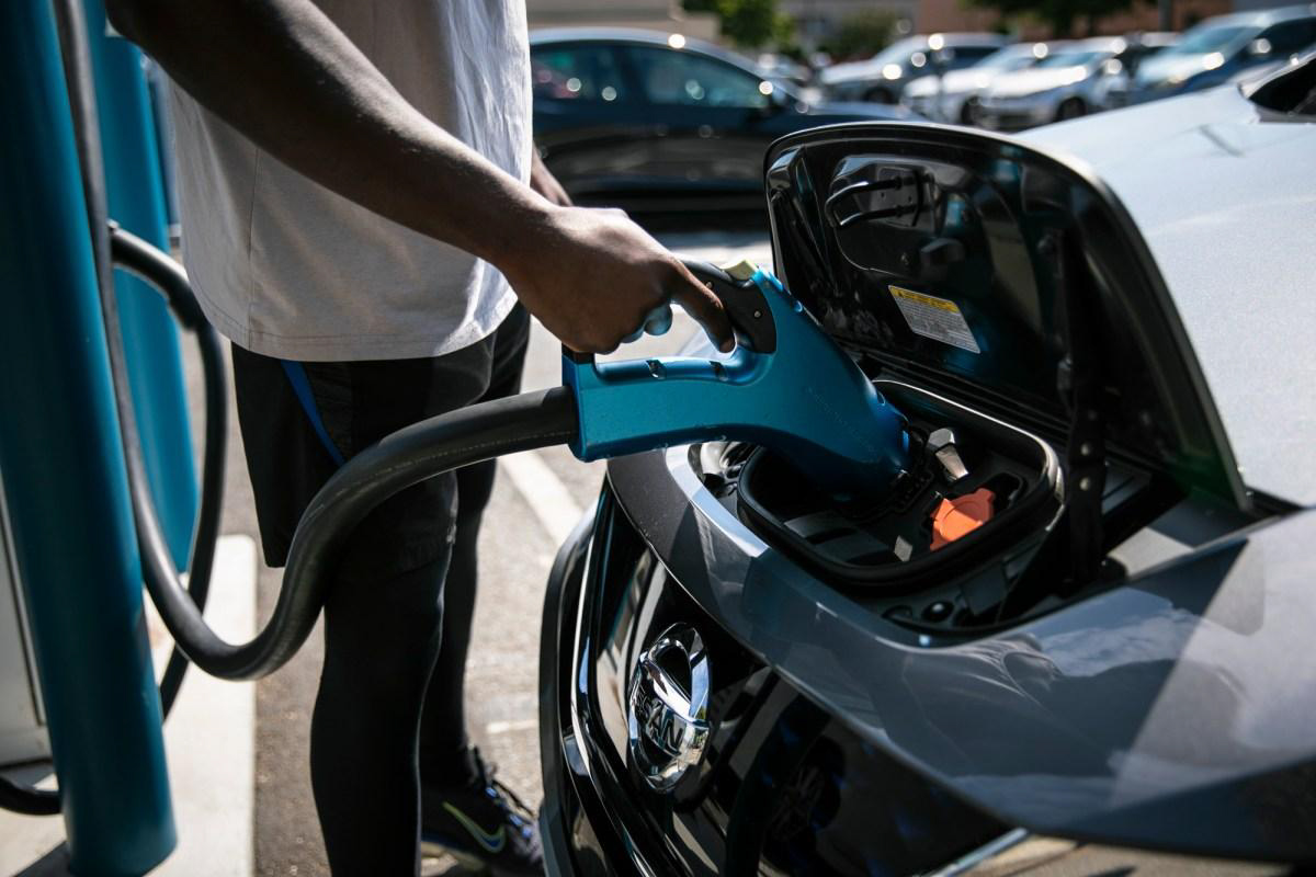 California scales back electric car rebates to focus on